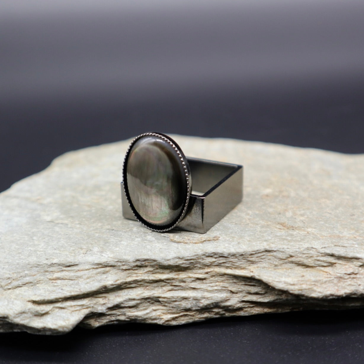 【SquareRing】スクエアリング ブラック マザー オブ パール L