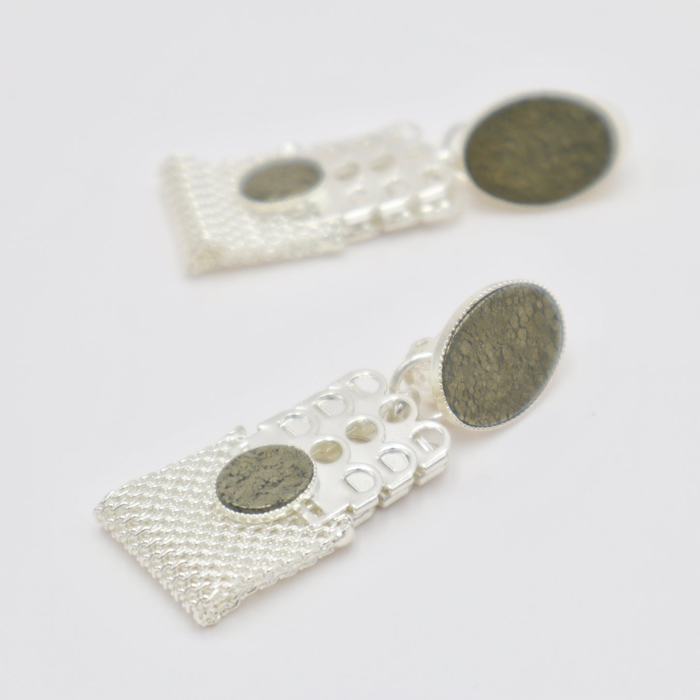 【La Fortezza】Dangling Clip-on Earrings