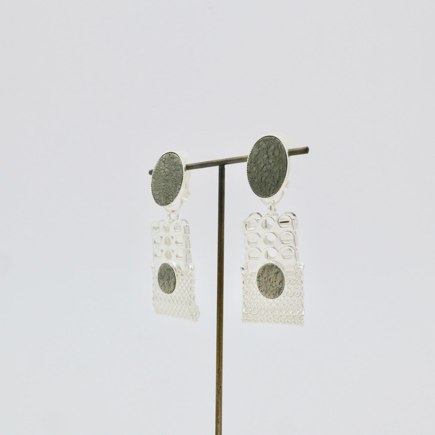 【La Fortezza】Dangling Clip-on Earrings
