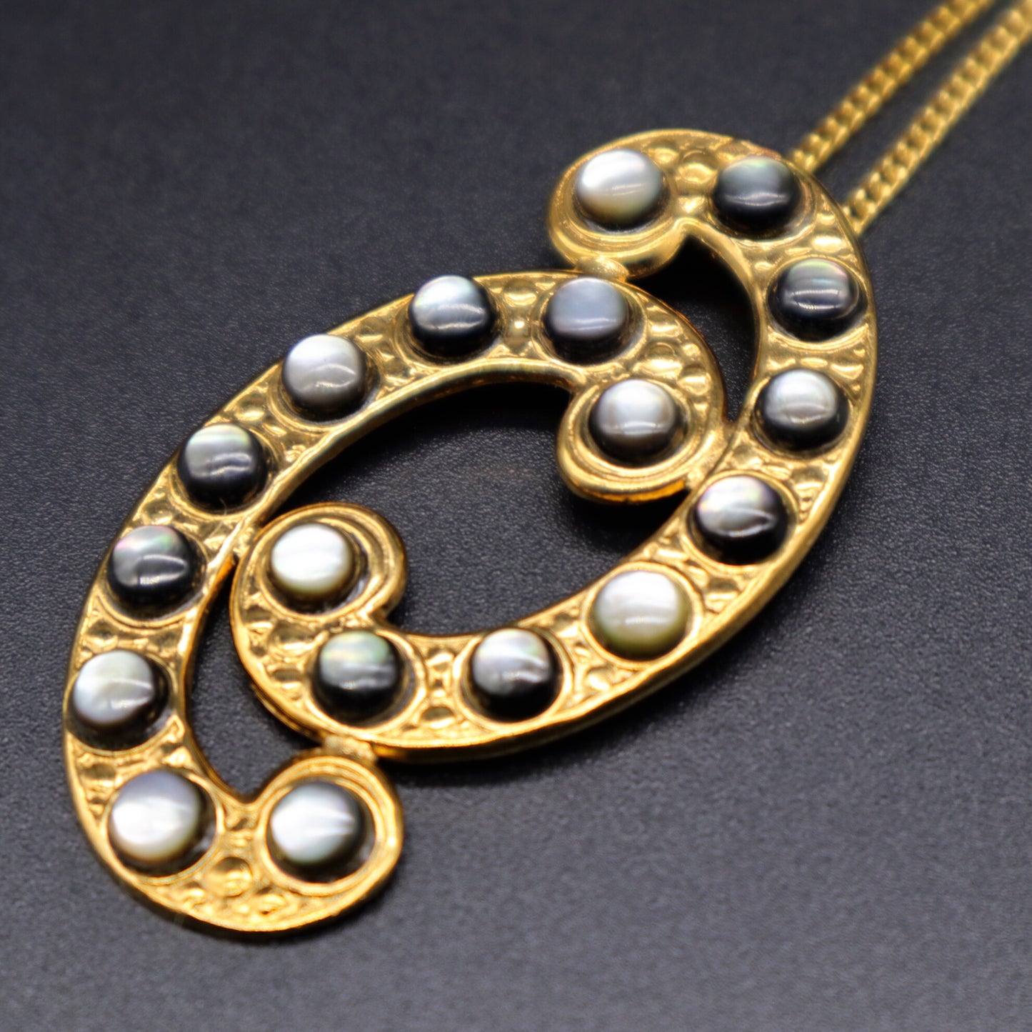 [Nara] Calix of Lotus Pendant Necklace