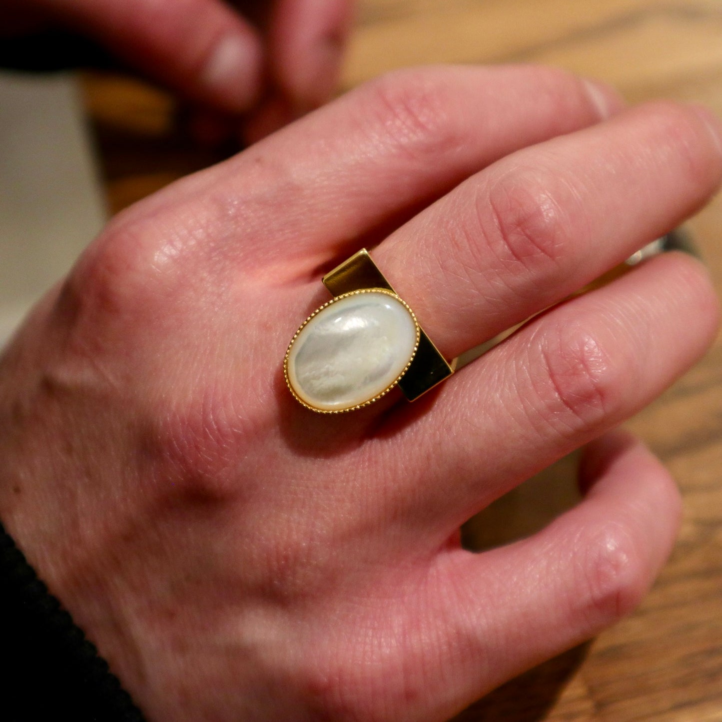 【SquareRing】スクエアリング ホワイト マザー オブ パール L
